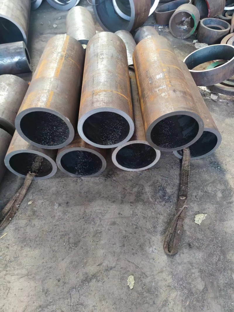 兴山兴山兴山12Cr1MovG无缝钢管切割